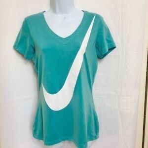 Nike t shirt turquoise size 8…..0351